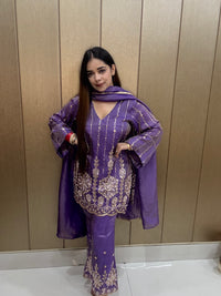Gulrukh silk tissue suit