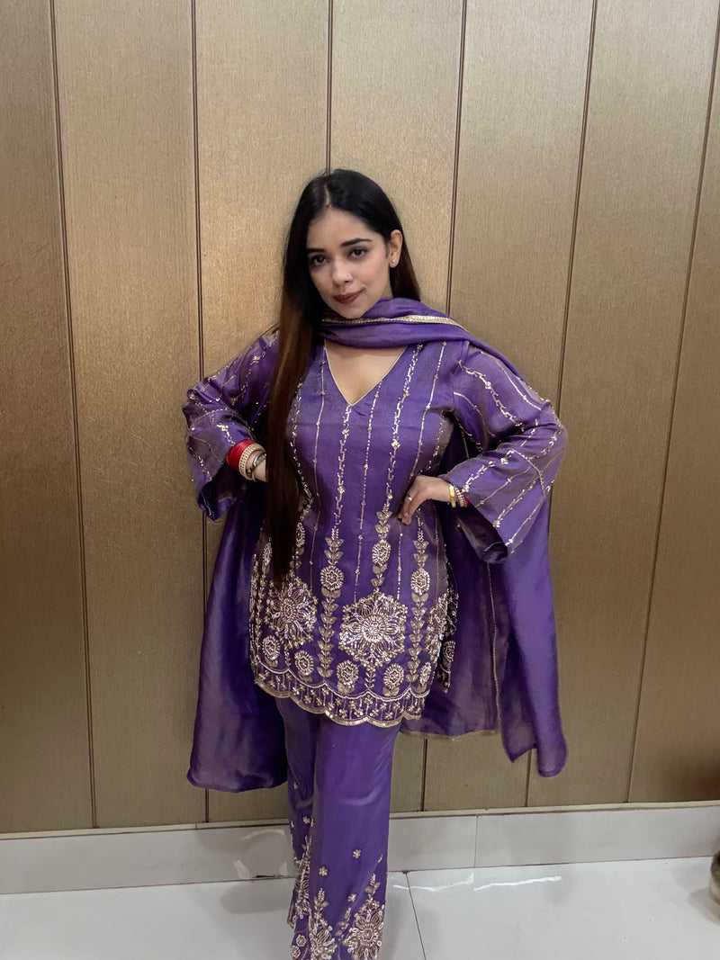 Gulrukh silk tissue suit
